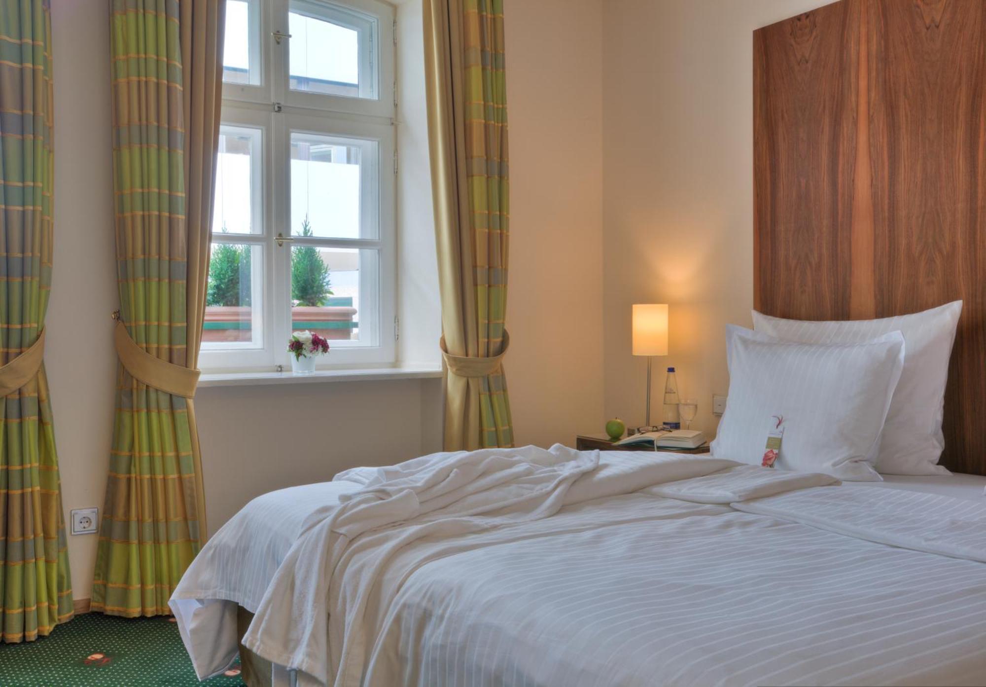 Maximilian Hotel 4*