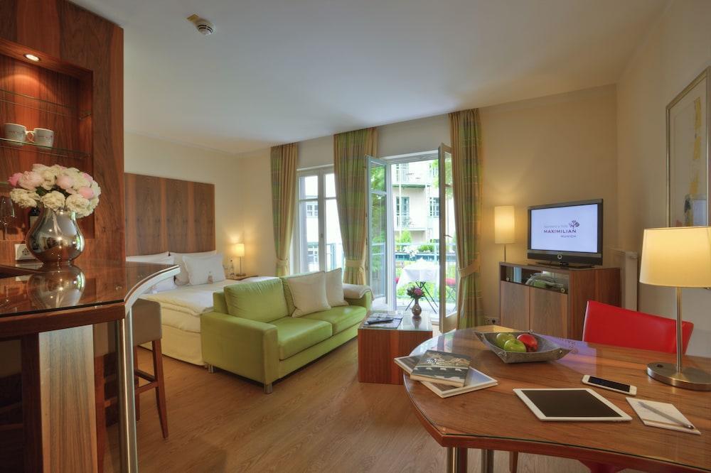 Maximilian Hotel 4*