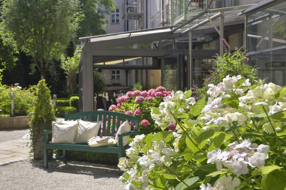 Hotel Maximilian 4*