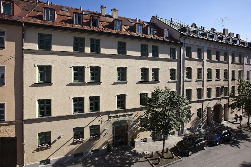 Hotel Maximilian 4*
